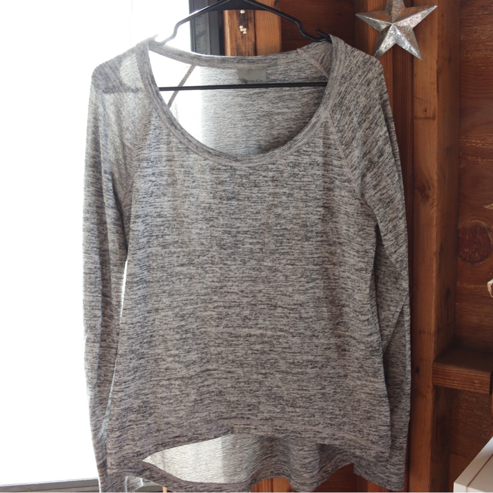 Athleta size small long sleeve high low hem top